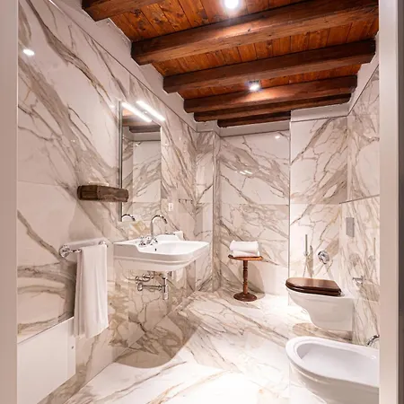 Otel D H Lawrence Cagliari
